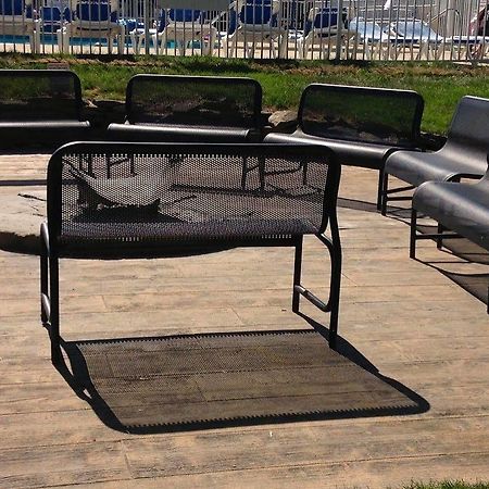 Lakeside Motor Lodge Port Austin Экстерьер фото